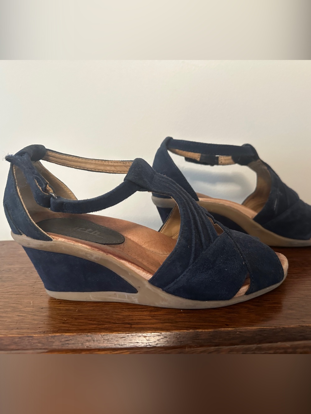 Earth Navy Suede Knot Wedge Sandals